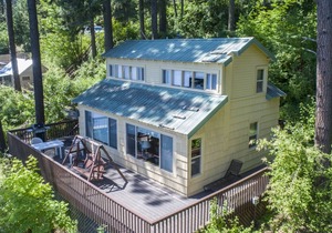 BOATDOCK W/2 SLIPS,WATER TRAMPOLINE, FLOATING ISLAND,SHUFFLEBOARD,GAMEROOM