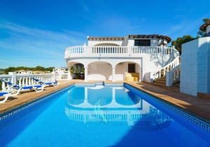 Book It Villa Attias