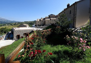 Borgotufi Albergo Diffuso