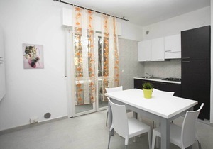 Boschetto two-room flat with air conditioning a few steps away from the beach