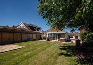 Botany Bay Holiday House - Family friendly, 50M from the beach