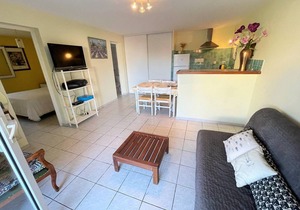 Bottom of villa close to all amenities
