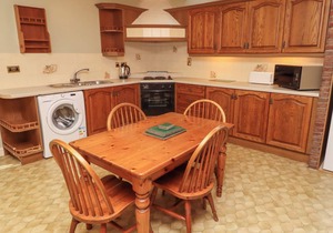 BRAMBLE COTTAGE, family friendly, character holiday cottage in Wooler