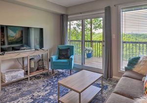 Branson West Condo w/ Seasonal Pool Access!