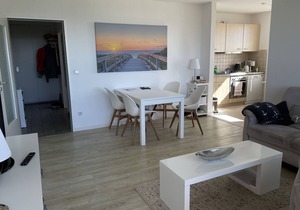 Breakfast in the morning sun on the south-facing balcony with a magnificent sea view - vacation f