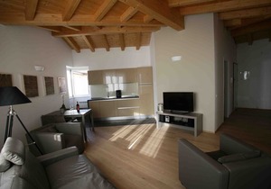 BREATHTAKING LAKE VIEW APARTMENT, SAUNA, SWIMMING POOL 6 BEDS