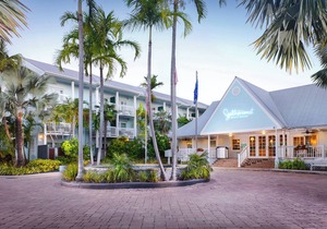 Breathtaking Ocean Views! 3 Trendy Units, On-Site Dining, Near Jackson Square!