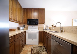 Breathtaking Oceanfront Views from Top Floor Condo at Wailua Bay View – A Coastal Paradise!