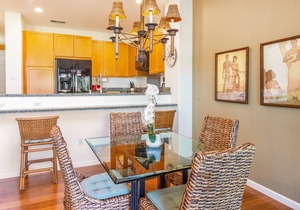 Breezy, elegant home in a great location with pools, hot tubs & tennis