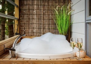 Briars Cottage is a 2 Bedroom Cottage, perfect for weekends & mid-week escapes