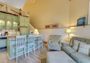 Bridge View | Cottage Feel | Downtown Charlevoix | Indoor/Outdoor Pool
