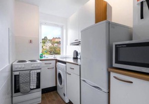 ☆ Bright, 2 Bedroom West End Apartment ☆