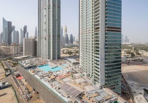 Bright 2BR in Downtown Dubai with Large Balcony