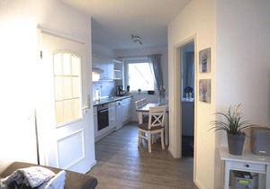 Bright and friendly furnished apartment in a central and quiet location! -