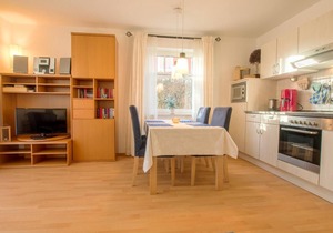 Bright and friendly furnished apartment in a central and quiet location! -
