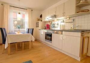 Bright and friendly furnished apartment in a central and quiet location! -