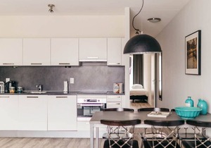 Bright and modern two bedroom apartment with canal view. Free Wi-Fi