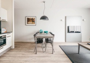 Bright and modern two bedroom apartment with canal view. Free Wi-Fi