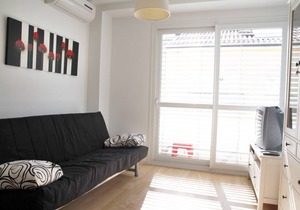 BRIGHT APARTMENT A FEW METERS FROM THE BEACH