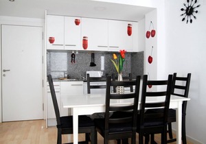BRIGHT APARTMENT A FEW METERS FROM THE BEACH