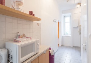Bright apartment for 4 people with subway station on the doorstep