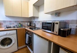 ☆Bright Apartment, Near University + City Centre☆