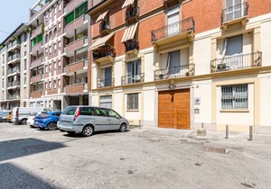 Bright Apt only 600mt from Zara Avenue!x2