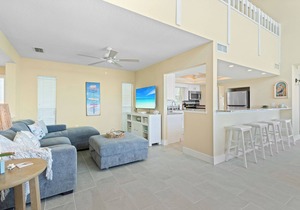 Bright & Breezy Spacious Bayview Condo - Walk to Beach - Unit 27 by RVA
