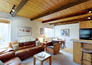 Bright Condo Less than a Mile to Ski Lifts, Pool, Tennis