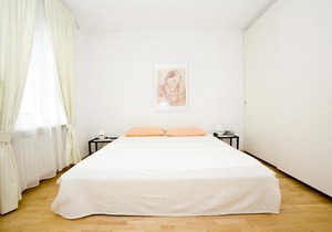 Bright Holiday Apartment “Ferienwohnung Bregenz 6 Top 3” in Central Location Close to Lake Constance with Wi-Fi, Balcony, Terrace & Garden