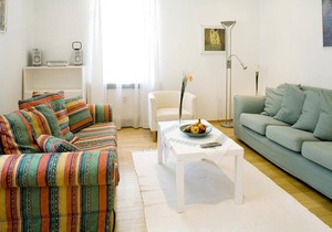 Bright Holiday Apartment “Bregenz 8 Top 1” with Wi-Fi, Terrace & Garden
