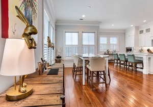 Bright, Luxurious Executive Rental Near Forsyth w/Parking by Lucky Savannah