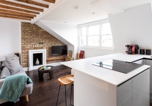 Bright Maida Vale Apartment