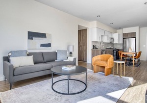 Bright Milpitas 2BR w/Pool, Gym & Lounge, walk to BART, by Blueground