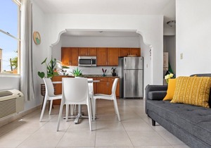 Bright & Modern Escape, Beach Access, Parking, & Smart TV