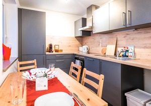 BRIGHT - Perfect For 4 - Kitchen - Parking - Netflix