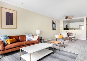 Bright Santa Clara 1BR w/Parking, W/D, walk to Groceries, by Blueground