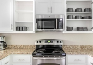 Bright Santa Clara 1BR w/Parking, W/D, walk to Groceries, by Blueground