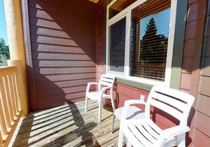 Bright, Spacious, Mtn Modern! Quiet Location near Biking Trails, Pool On-site