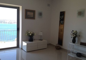 Bright vacation apartment with spectacular sea views
