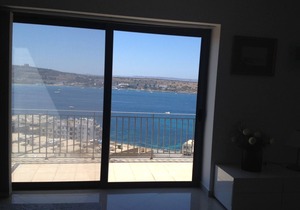 Bright vacation apartment with spectacular sea views