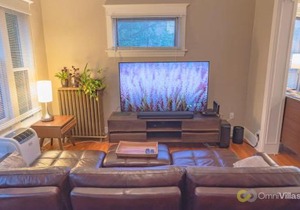 Bright vintage Apt in the heart of Seattle