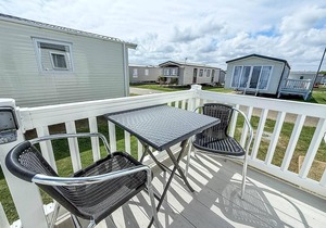 Brilliant 6 berth caravan for hire with decking by the Norfolk Coast ref 50064G