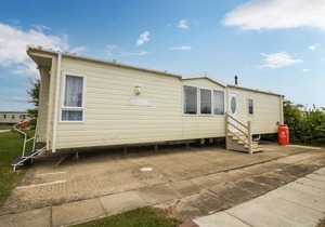 Brilliant 6 berth caravan for hire at Skipsea Sands Holiday Park ref 41037NF