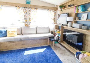 Brilliant 8 berth caravan for hire at Haven Hopton in Norfolk ref 80020F