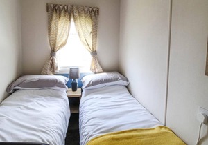 Brilliant 8 berth caravan for hire at Haven Hopton in Norfolk ref 80020F
