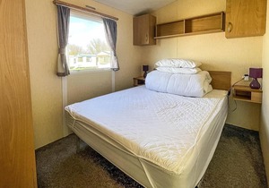 Brilliant 8 berth caravan for hire at Skipsea Sands Holiday Park ref 41028SF