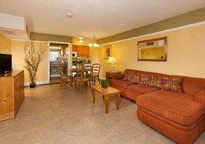 Bring the Family! 2 Comfortable Units w/Kitchenettes, Close to Truckee Riverwalk