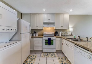 Bring your dog to this peaceful Scenic Oceanfront Condo and Close to parks.