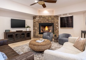 Bronco by AvantStay | Incredible Views w/ Pool & Hot tub!